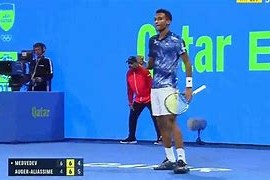 亚冠清晨再迎强敌，西汉姆豪取连胜，主帅态度——信心回归，轮换策略成焦点